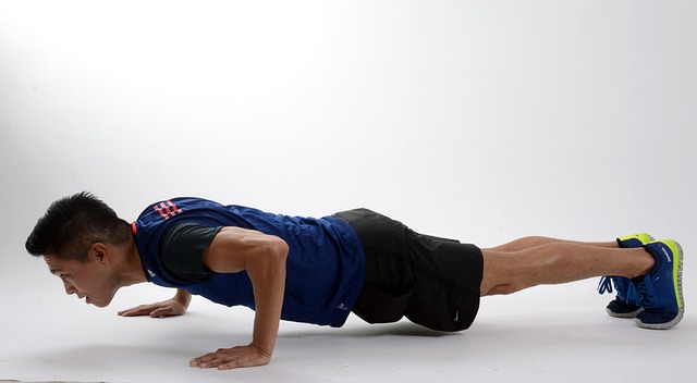 homme en position gainage